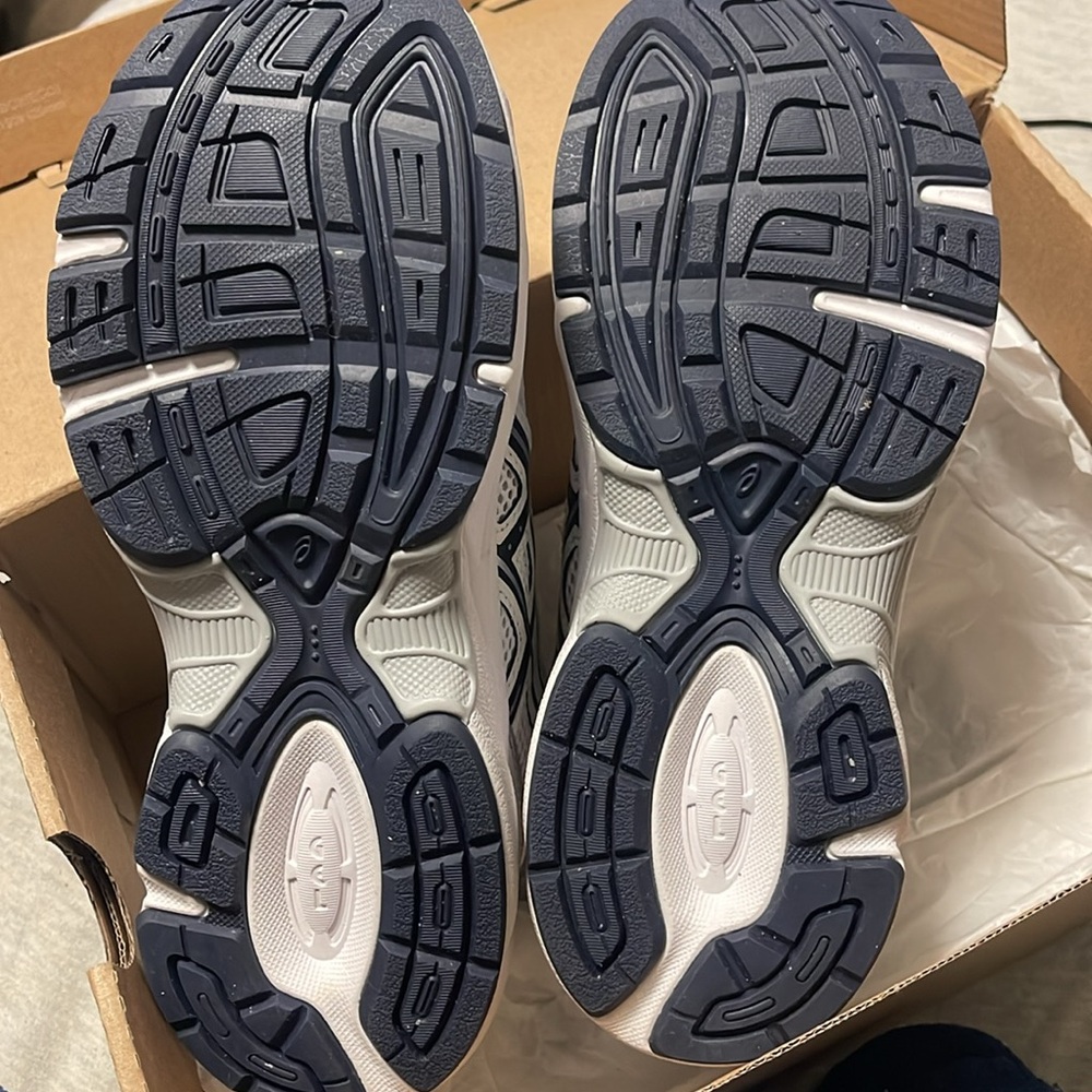White/Midnight Gel-1130 - Picture 2 of 3